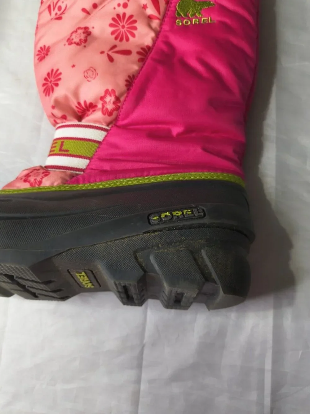 Sorel Boots Girls Youth Pink Floral Rubber Slip On Winter Snow Boots size 7